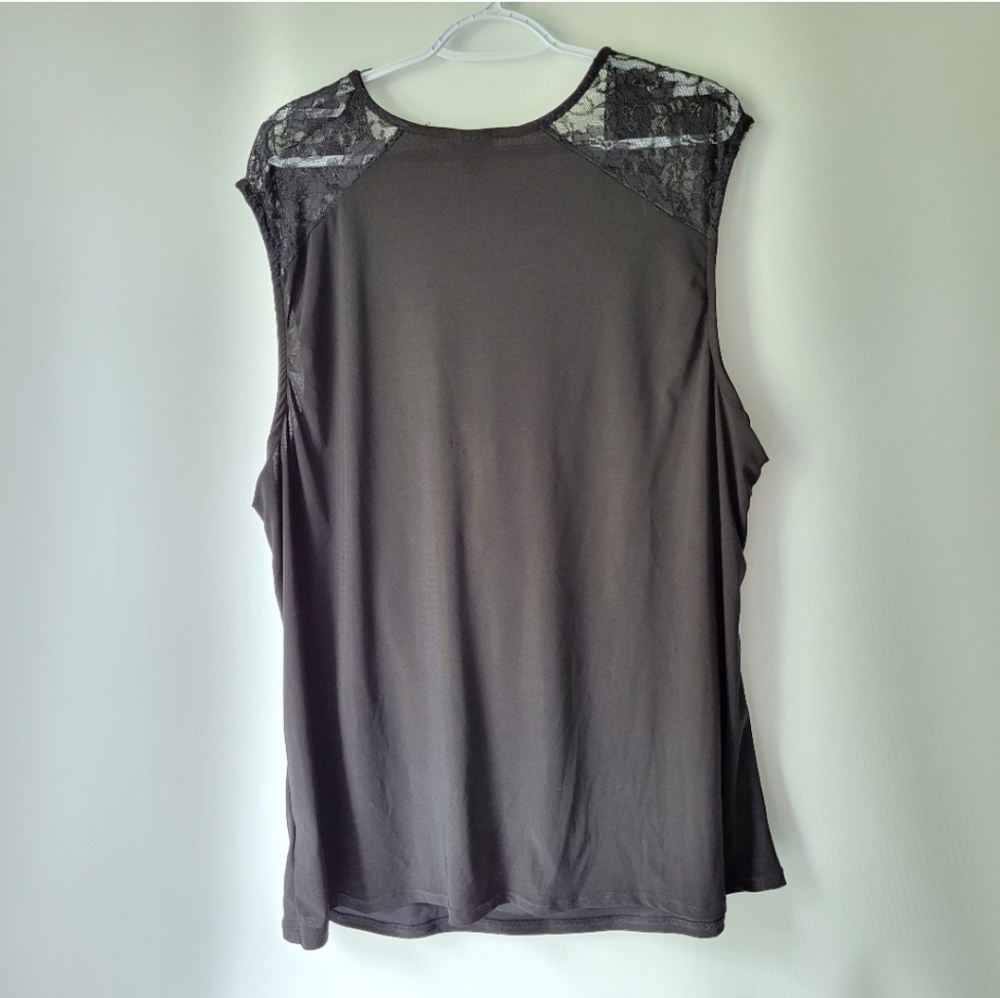 TORRID Like New Sleeveless Top Lace Detailing Sz 5/5X - Picture 6 of 12
